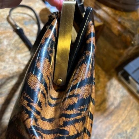 Patricia Nash Tiger Like New Leather Bag Purse (One missing stud on Bottom) - Picture 9 of 9